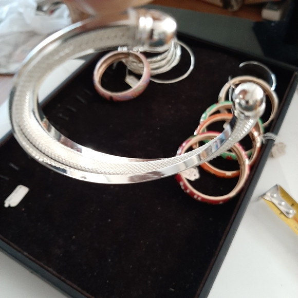 Ladies Jewelry - Picture 8 of 8